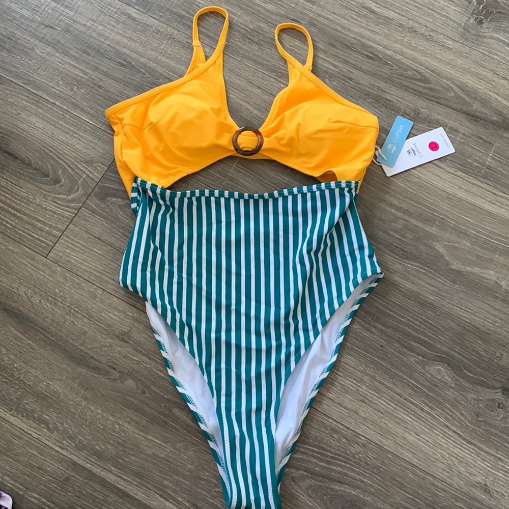 Women’s Cupshe one piece swimsuit